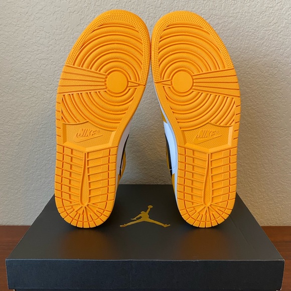 (SOLD) Air Jordan 1 Mid 'Reverse Yellow Toe' - Picture 7 of 9
